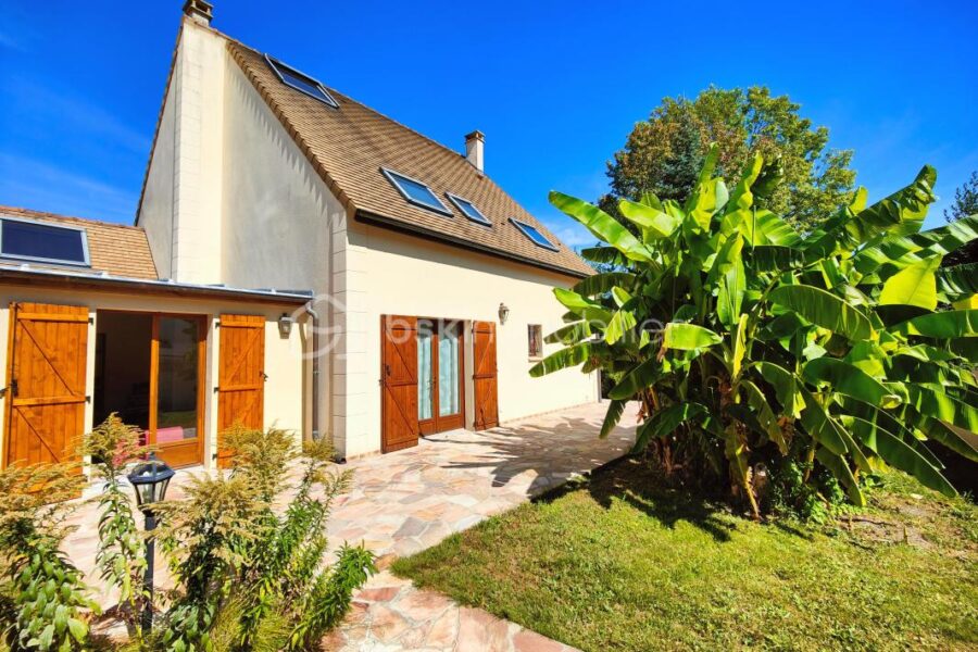 Maison à vendre à Le tremblay sur mauldre — Vue sur la ville — photo 17
