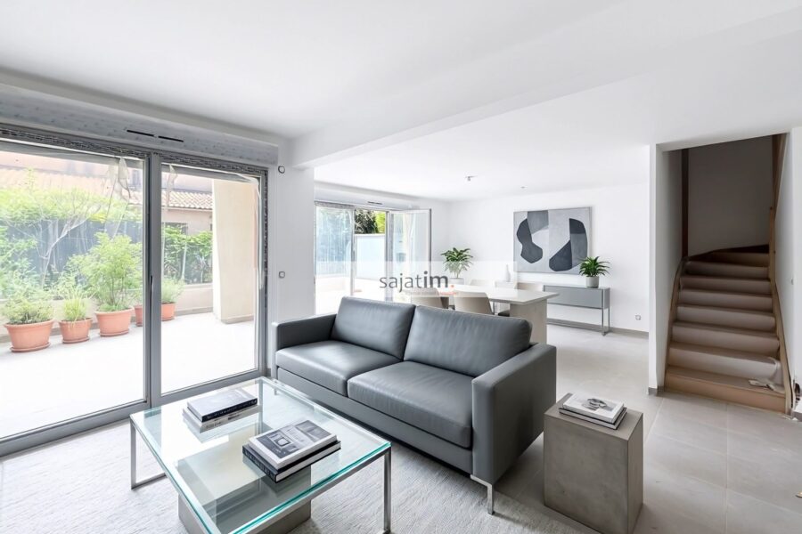Maison à vendre à Six-fours-les-plages — Vue montagne — photo 2