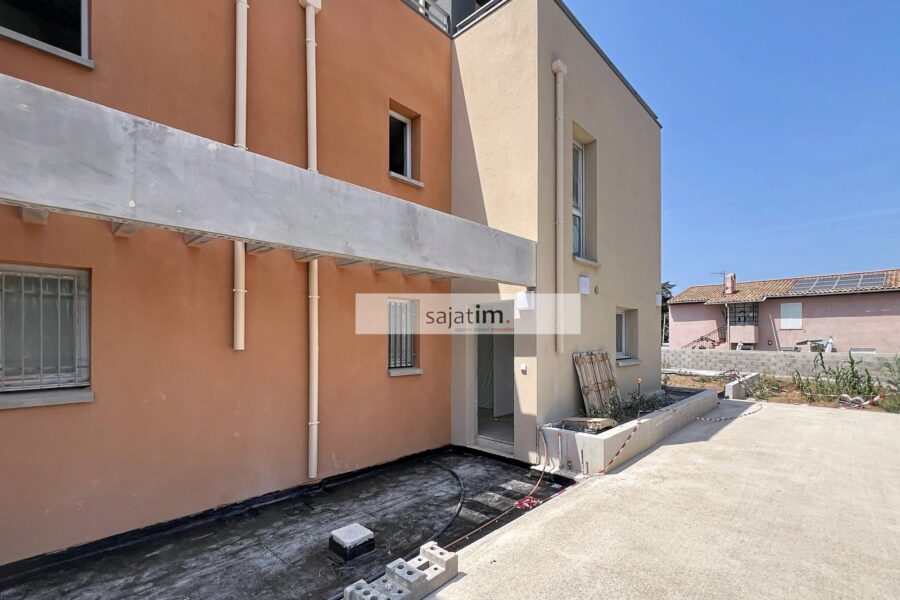 Maison à vendre à Six-fours-les-plages — Vue montagne — photo 5