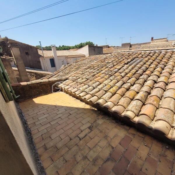 Maison à vendre à Nizas — Vue sur la ville — photo 1