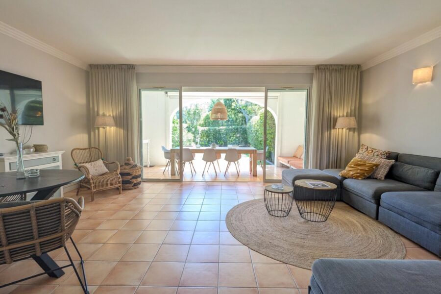Maison à vendre à Grimaud — Vue parc & jardin — photo 2