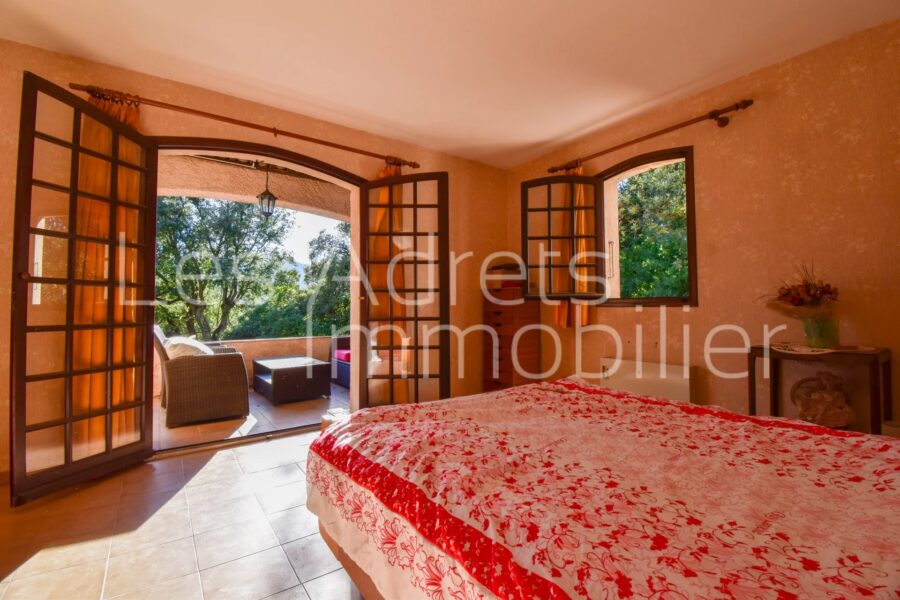 Maison à vendre à Les adrets-de-l&rsquo;estérel — Vue montagne — photo 14