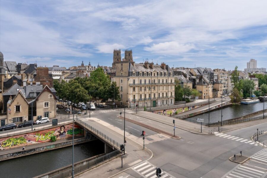 Appartement à vendre à Rennes — Vue sur la ville — photo 1