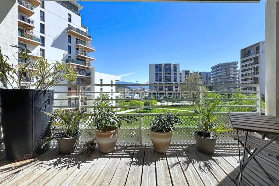 Appartement à vendre à Grenoble — Vue sur la ville — photo 1