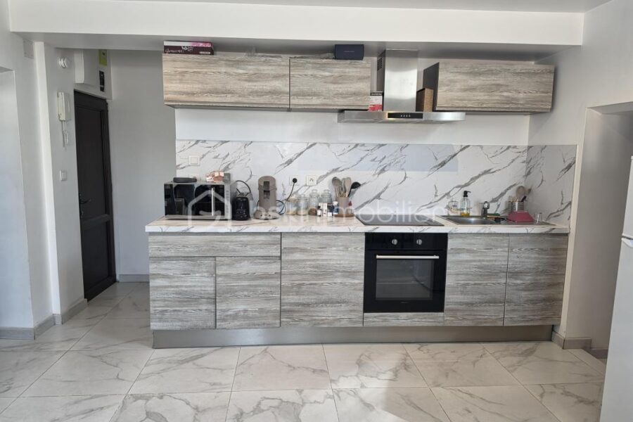 Appartement à vendre à Nimes — Vue sur la ville — photo 3