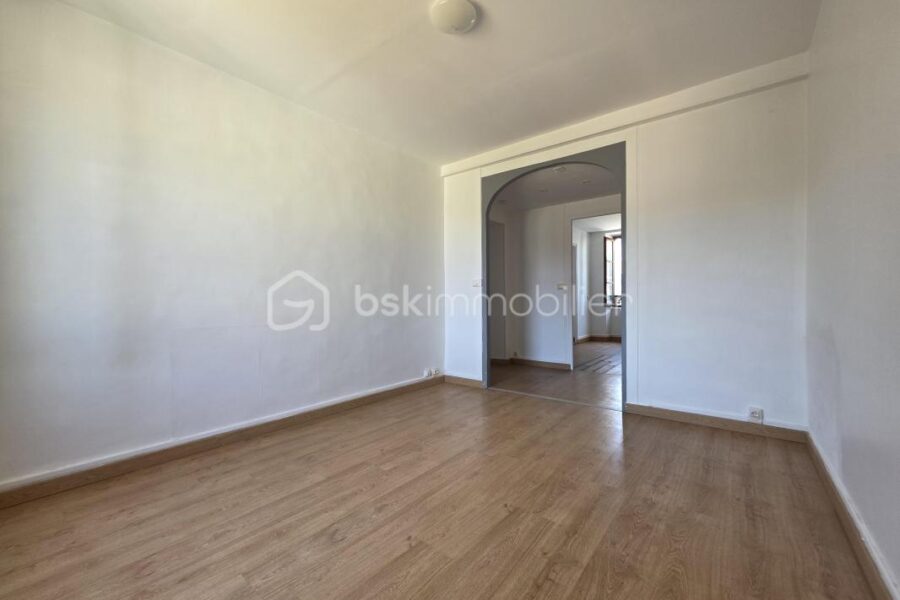 Appartement à vendre à Egreville — Vue monument — photo 3