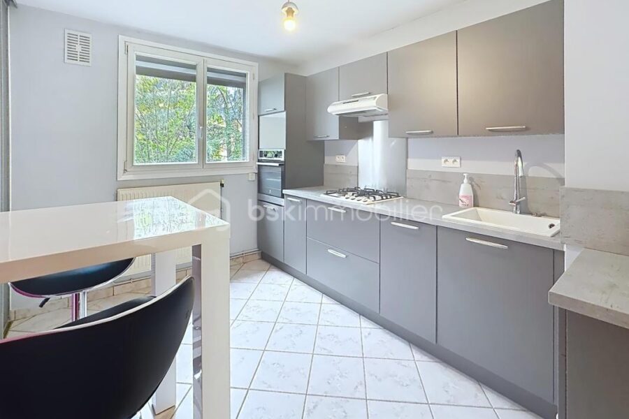 Appartement à vendre à Echirolles — Vue parc & jardin — photo 3