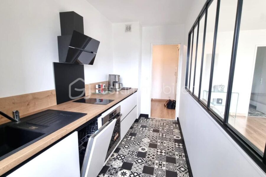 Appartement à vendre à La riche — Vue sur la ville — photo 4