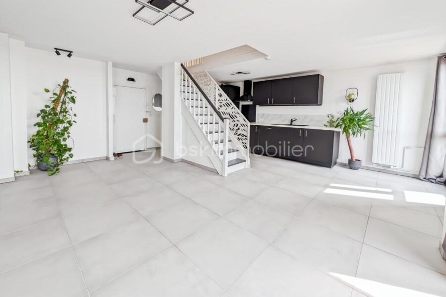 Appartement à vendre à Champigny sur marne — Vue sur la ville — photo 4