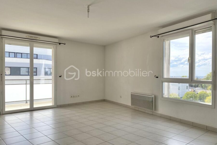 Appartement à vendre à Lormont — Vue sur la ville — photo 3