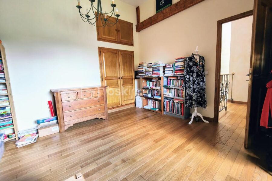 Maison à vendre à Le tremblay sur mauldre — Vue sur la ville — photo 25
