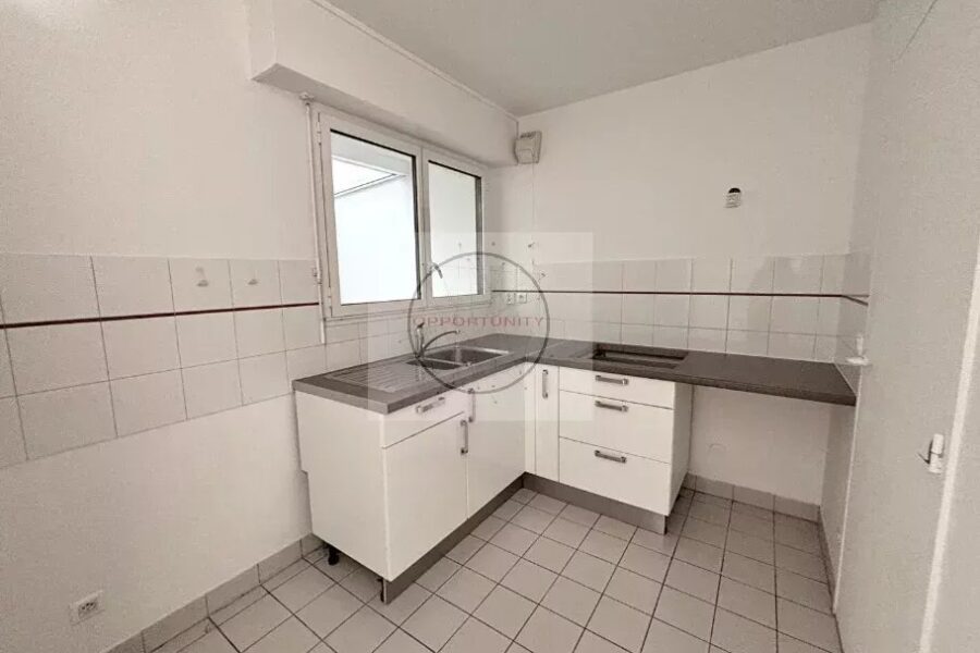 Appartement à vendre à Paris 12ème — Vue sur la ville — photo 4
