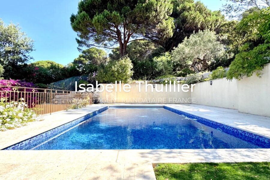 Maison à vendre à La croix-valmer — Vue montagne — photo 4