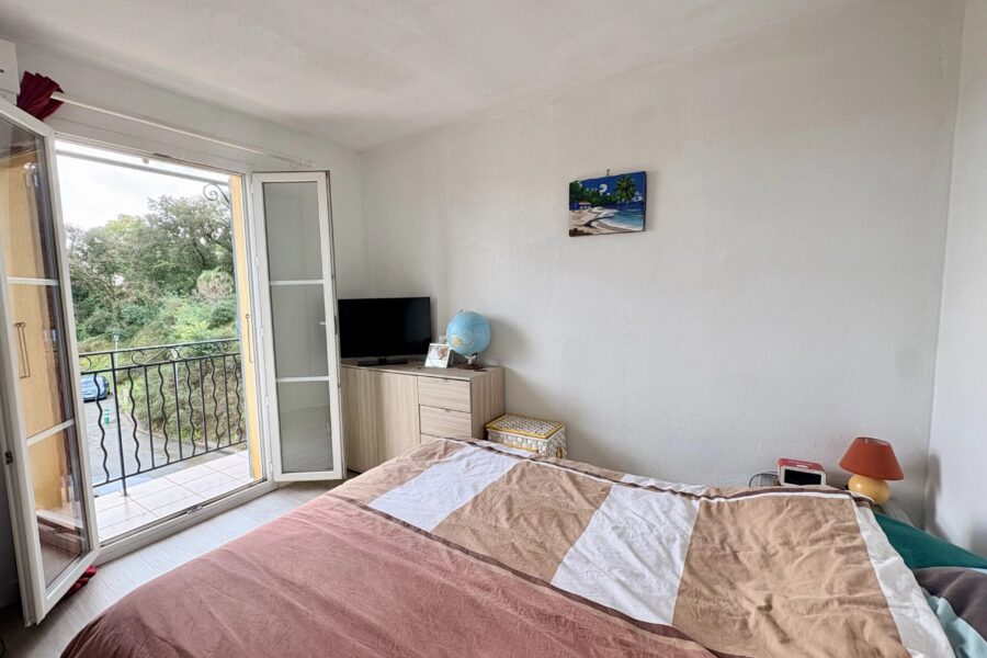 Appartement à vendre à Cogolin — Vue mer — photo 4