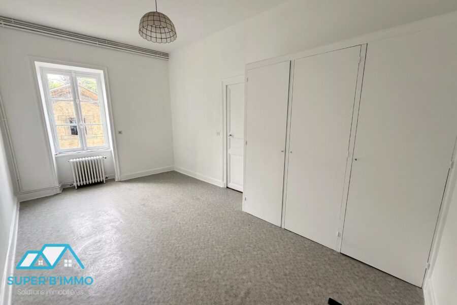 Appartement à vendre à Brioude — Vue sur la ville — photo 12