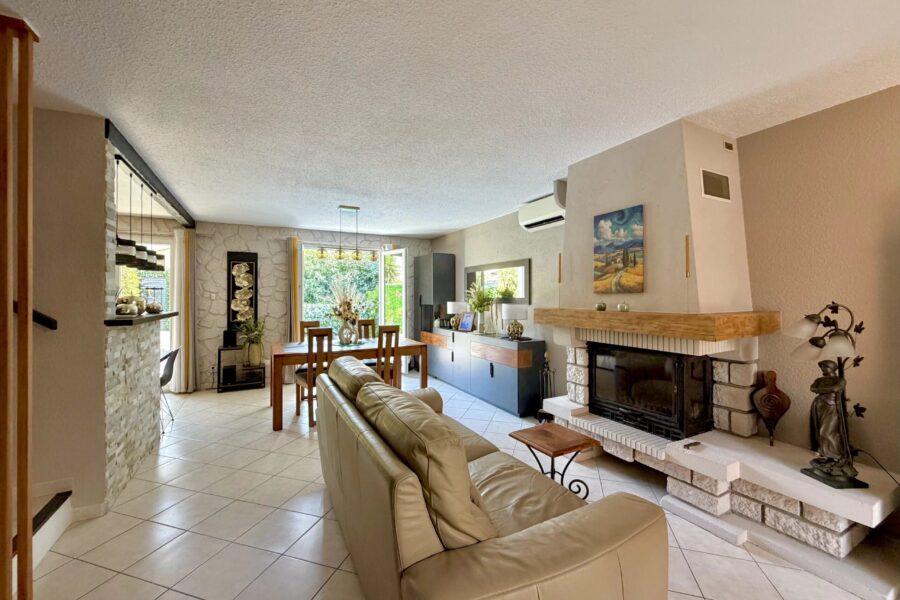 Maison à vendre à La trinité — Vue parc & jardin — photo 5