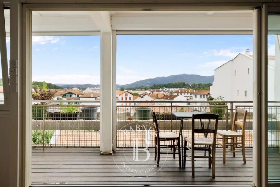 Appartement à vendre à Saint-jean-de-luz — Vue montagne — photo 2
