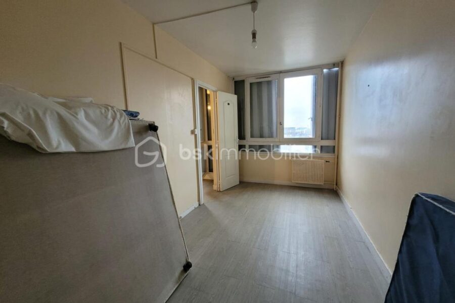 Appartement à vendre à Aubervilliers — Vue sur la ville — photo 4
