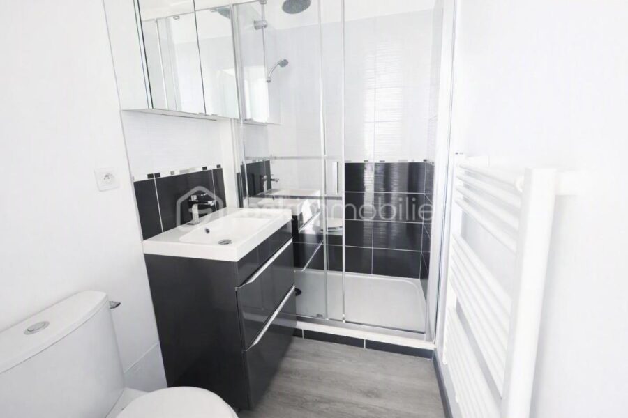 Appartement à vendre à Egreville — Vue monument — photo 4
