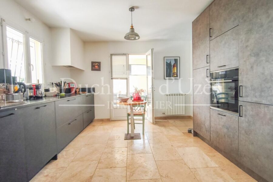 Maison à vendre à Uzes — Vue parc & jardin — photo 3