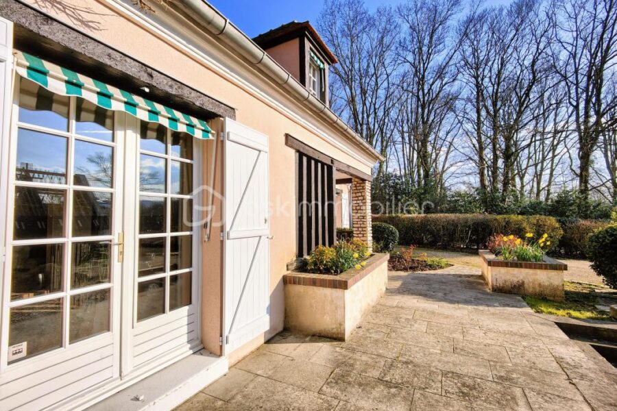 Maison à vendre à Jouars pontchartrain — Vue parc & jardin — photo 4