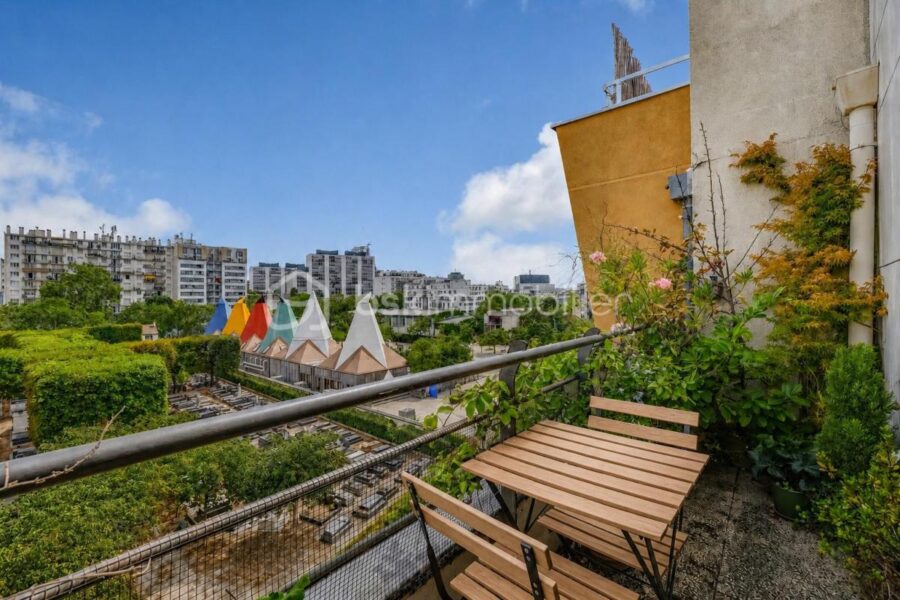 Appartement à vendre à Paris 15e arrondissement — Vue sur la ville — photo 2