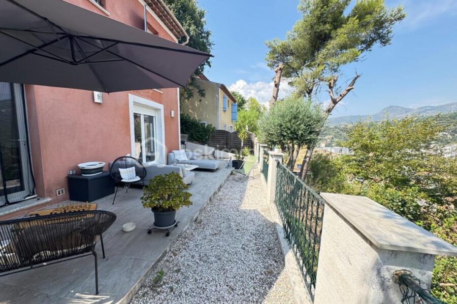 Maison à vendre à La trinite — Vue montagne — photo 3