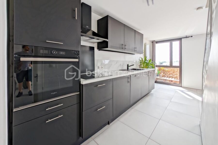 Appartement à vendre à Champigny sur marne — Vue sur la ville — photo 5
