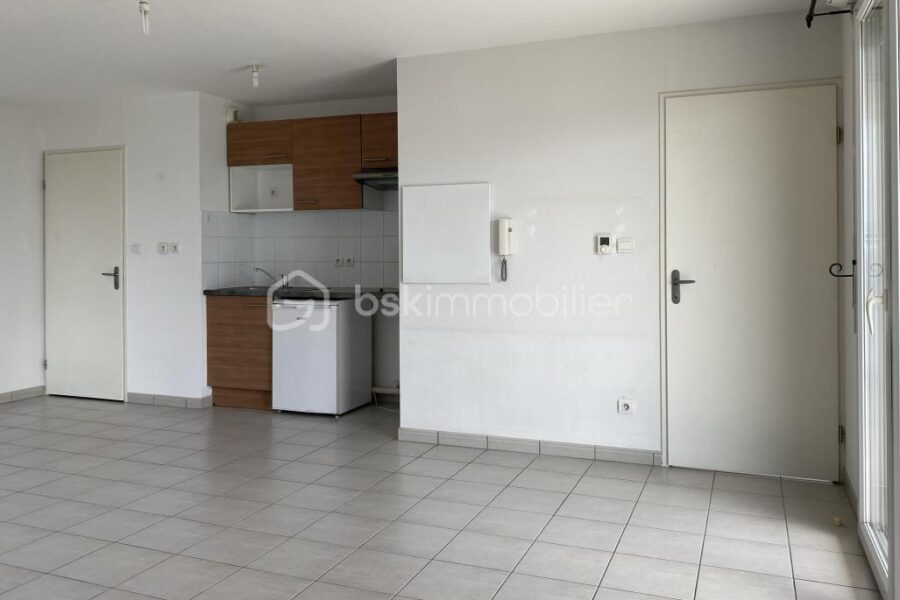 Appartement à vendre à Lormont — Vue sur la ville — photo 4