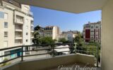 Appartement à vendre à Suresnes — Vue sur la ville — photo 1