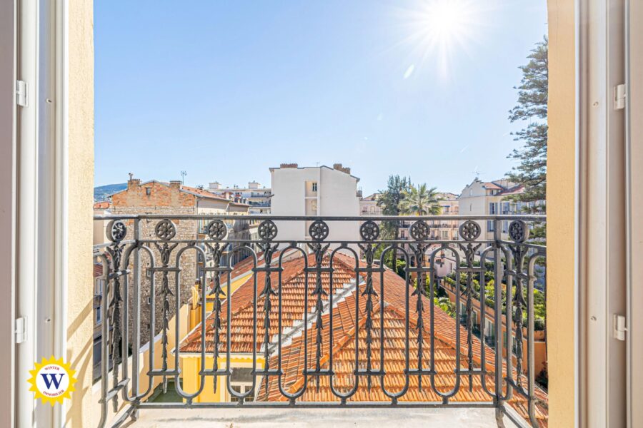 Appartement à louer à Nice — Vue sur la ville — photo 3