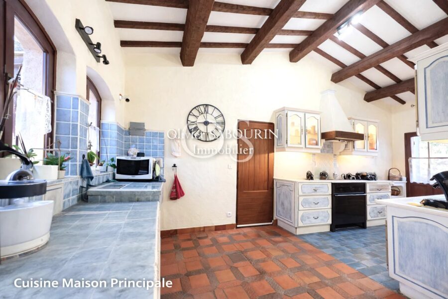 Maison à vendre à Roquebrune-sur-argens — Vue montagne — photo 7