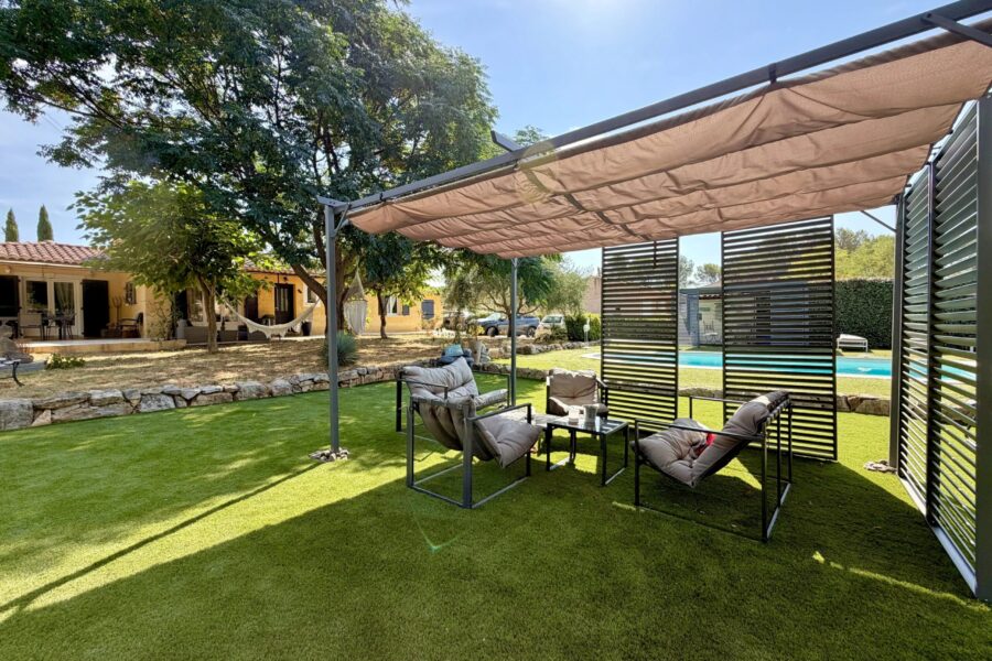 Maison à vendre à Trans-en-provence — Vue parc & jardin — photo 3