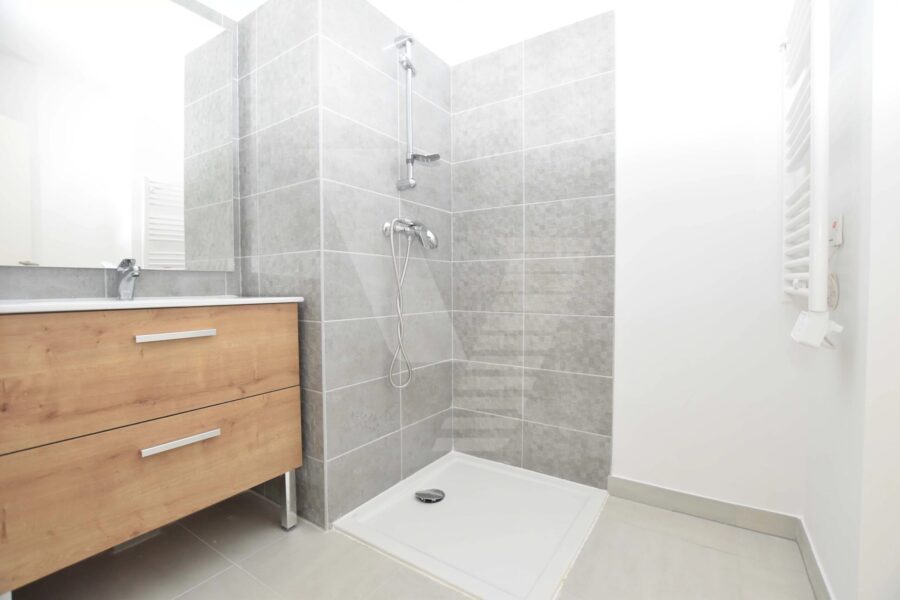 Appartement à vendre à Béziers — Vue sur la ville — photo 3