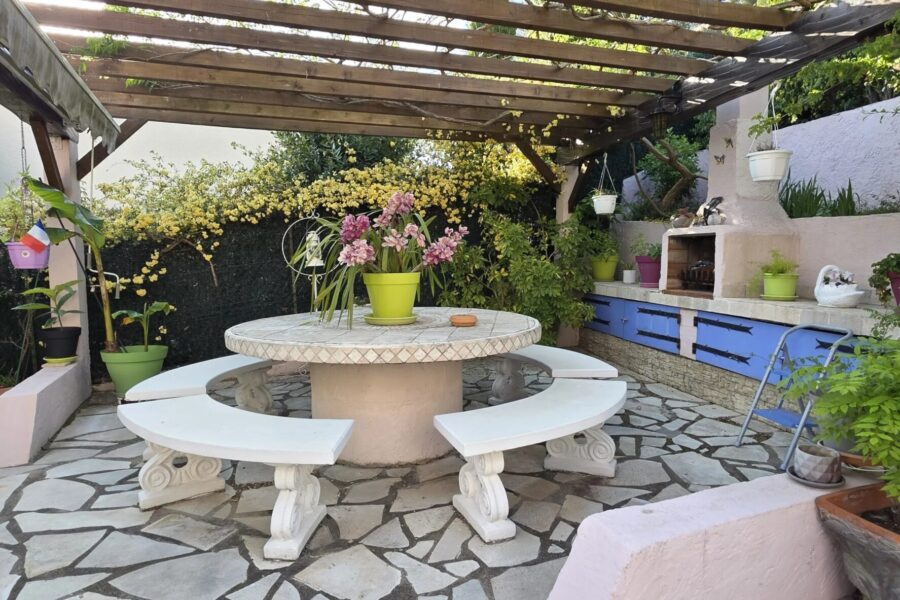 Maison à vendre à Roquebrune-sur-argens — Vue parc & jardin — photo 4