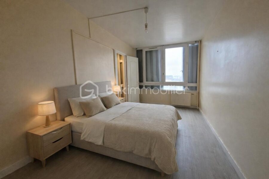 Appartement à vendre à Aubervilliers — Vue sur la ville — photo 5
