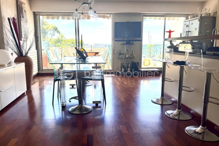 Appartement à vendre à Marseille 8e arrondissement — Vue mer — photo 4