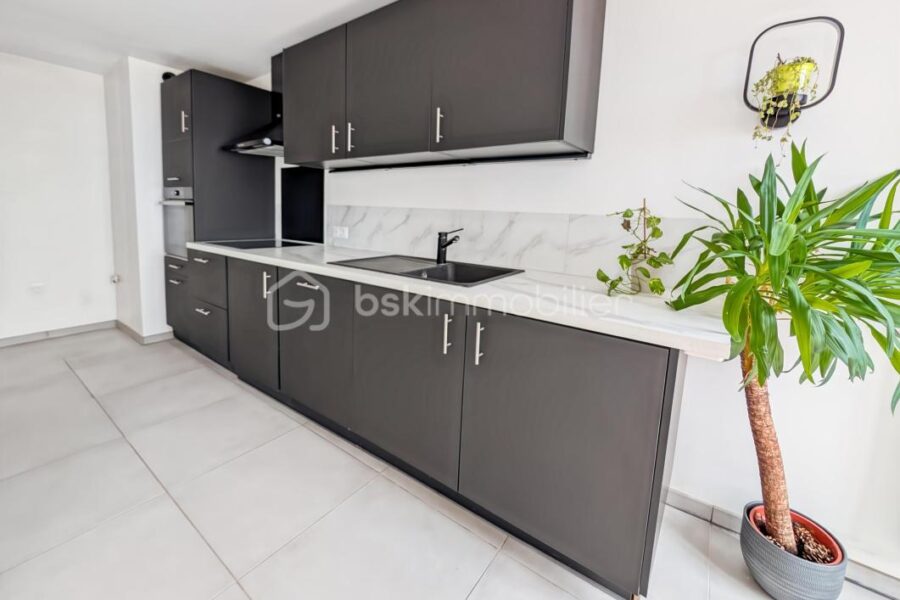 Appartement à vendre à Champigny sur marne — Vue sur la ville — photo 6