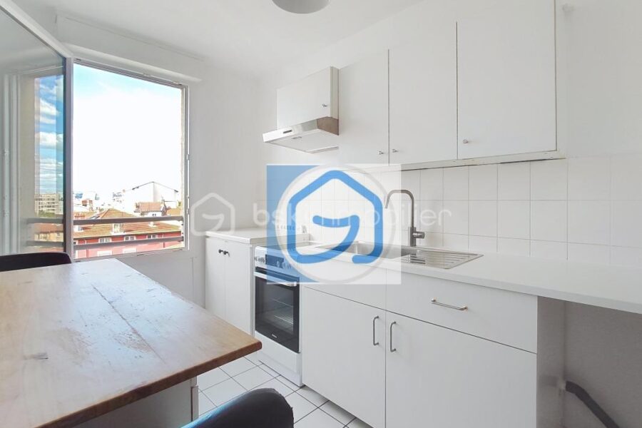 Appartement à vendre à Villeurbanne — Vue sur la ville — photo 4