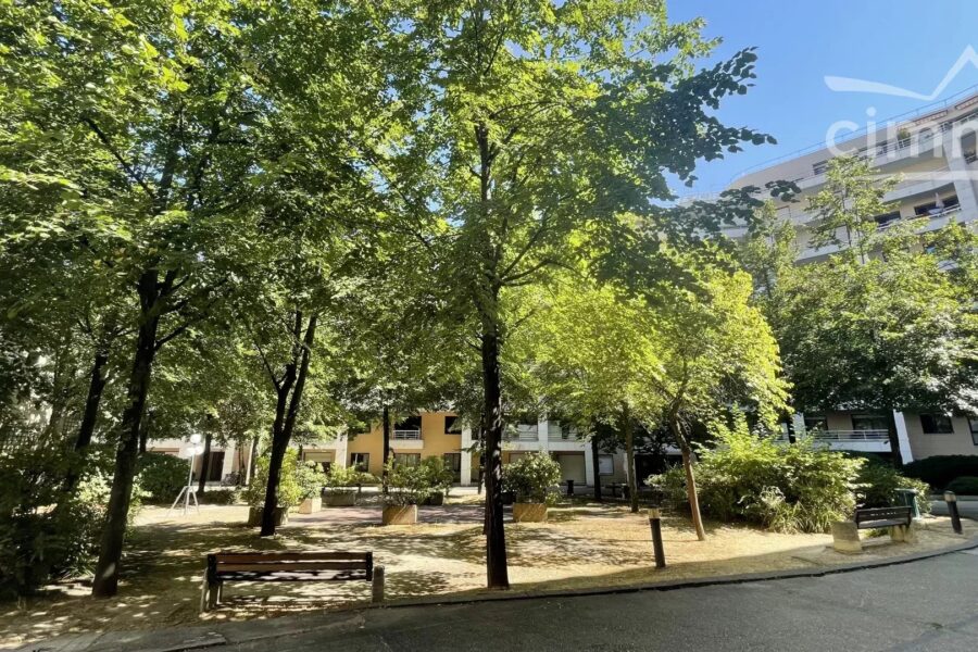 Appartement à vendre à Paris 19ème — Vue parc — photo 15