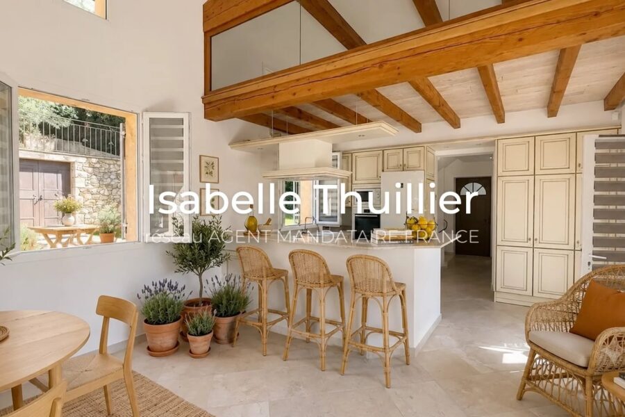 Maison à vendre à La croix-valmer — Vue montagne — photo 7