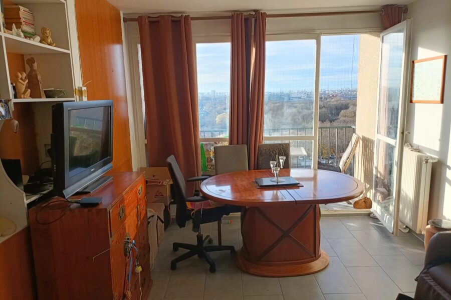 Appartement à vendre à Villeneuve-la-garenne — Vue sur la ville — photo 3