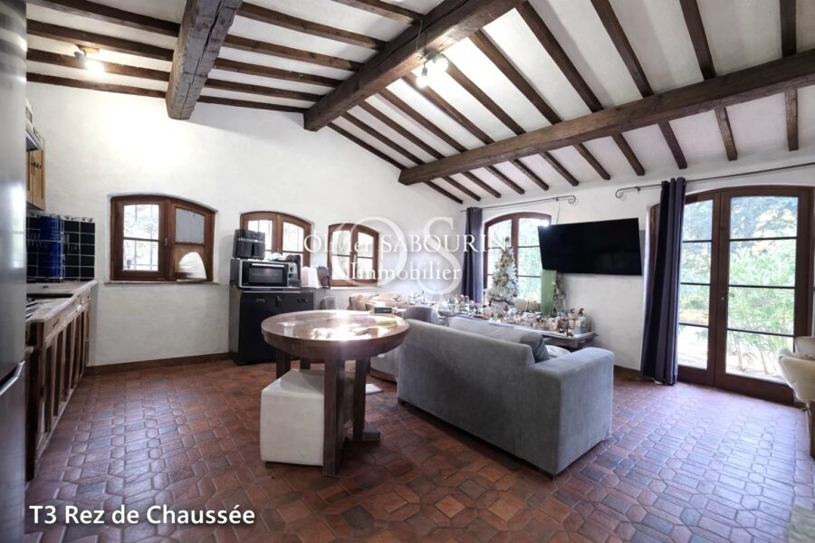 Maison à vendre à Roquebrune-sur-argens — Vue montagne — photo 11