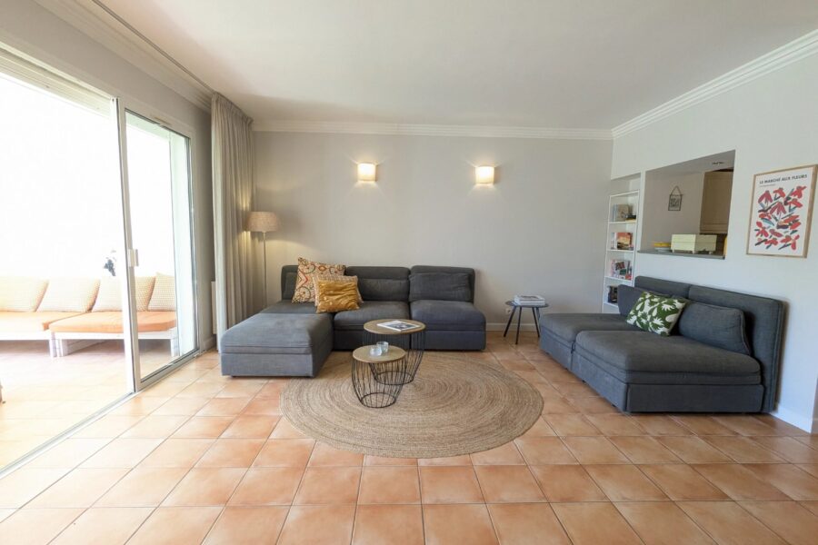 Maison à vendre à Grimaud — Vue parc & jardin — photo 5