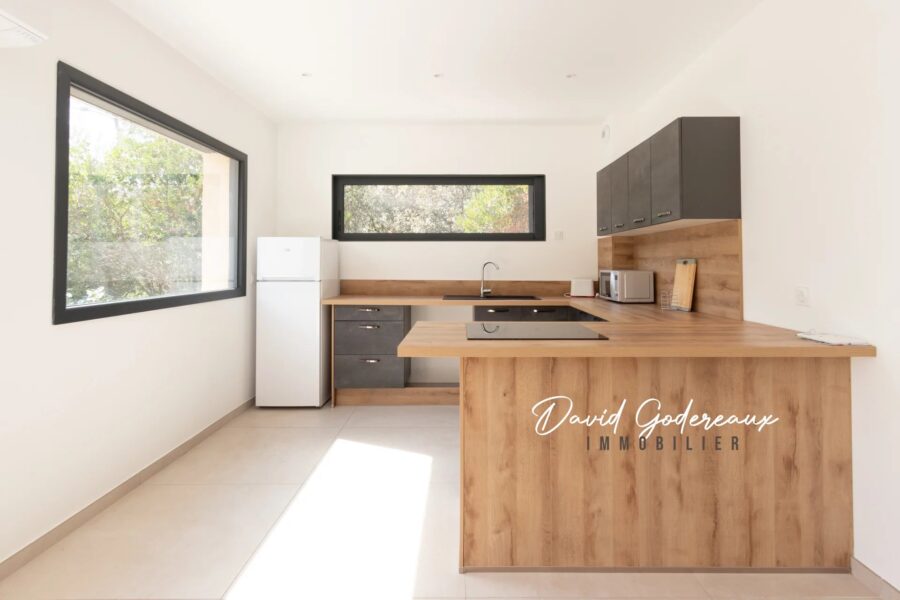 Maison à vendre à Saint-raphaël — Vue parc & jardin — photo 5