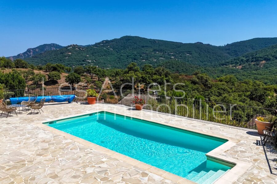 Maison à vendre à Les adrets-de-l&rsquo;estérel — Vue montagne — photo 1