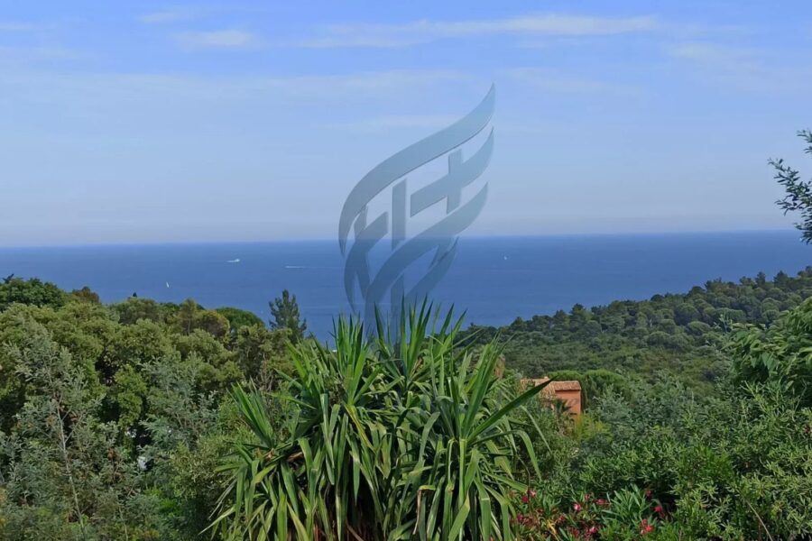 Maison à vendre à Cavalaire-sur-mer — Vue mer — photo 1