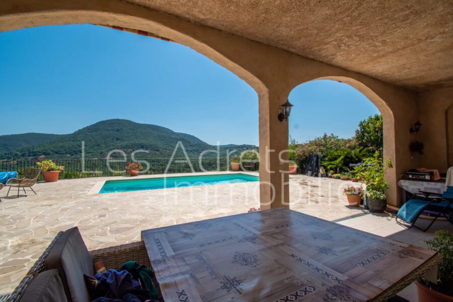 Maison à vendre à Les adrets-de-l&rsquo;estérel — Vue montagne — photo 3