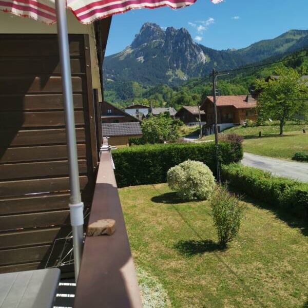 Appartement à vendre à Bernex — Vue montagne — photo 1