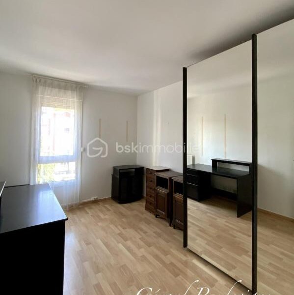 Appartement à vendre à Suresnes — Vue sur la ville — photo 5